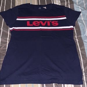 Levi’s tee